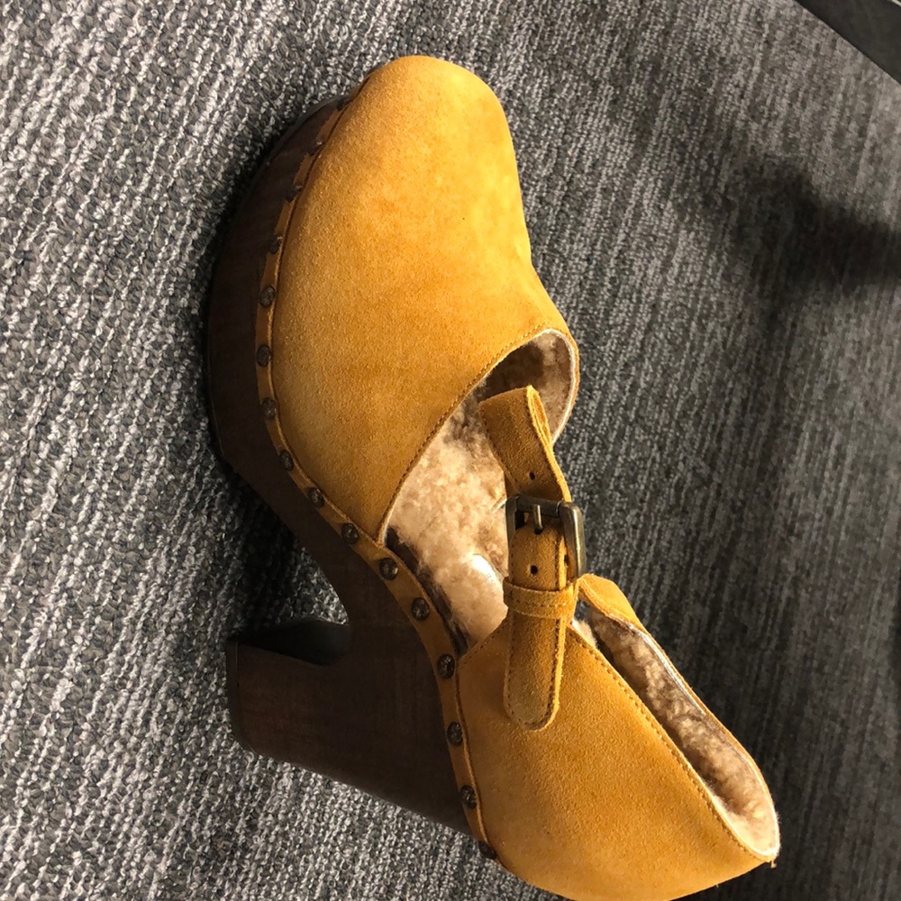 Brand New shearling lined suede clog shoes - Picture 5 of 5